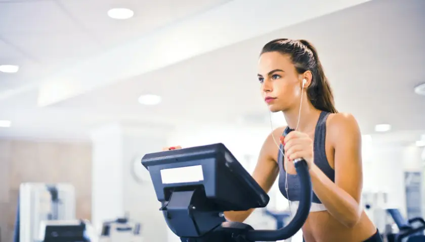 Ile kcal spala cardio? Sprawdź, jak efektywnie spalać kalorie