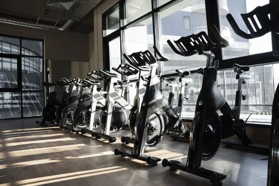Co daje fitness? Odkryj korzyści, które zmienią Twoje życie