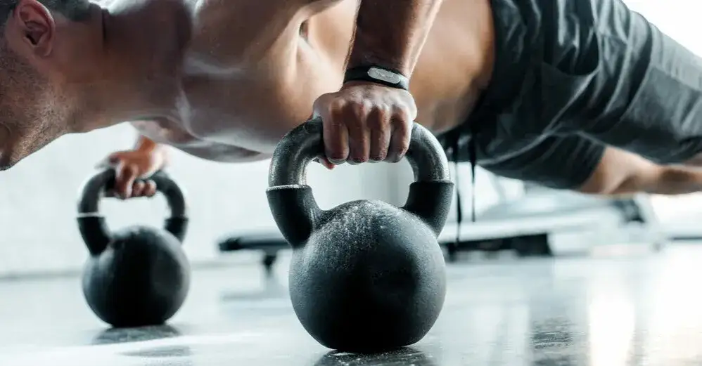 Zdjęcie WOD CrossFit – co to jest i jak wpływa na Twoją formę?